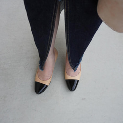 22cm尺寸限定 ★方便的黑色琺瑯/米色雙色高跟鞋 日本製造 真皮 z068bg 第6張的照片