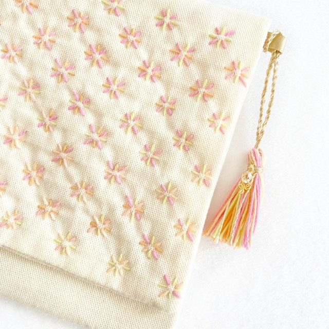 刺し子のお財布袋〜小花柄〜アイボリー【受注製作】