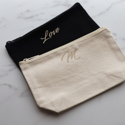 名入れ対応】筆記体 マチありポーチ 刺繍 イニシャル 名前入れ 文字
