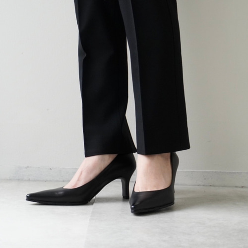 パンプス レディース ポインテッドトゥ Vカット 黒 本革 歩き