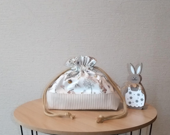 ~Milky rabbit~　フリルのお弁当袋　入学入園グッズ　巾着袋裏地付き　うさぎ　北欧　 4枚目の画像