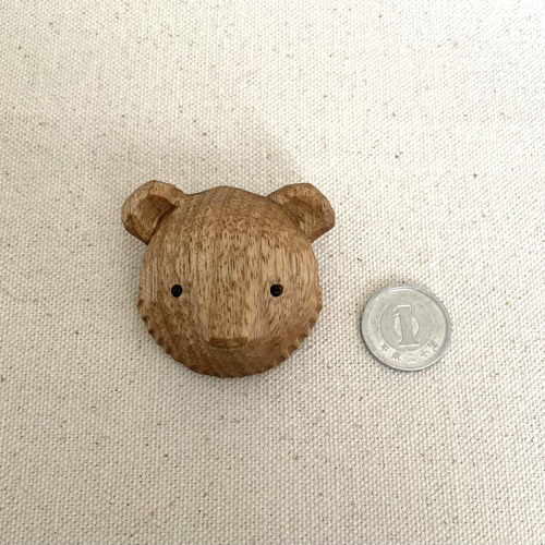 旅する熊吉 熊吉イ-58号 熊 ブローチ 木彫り熊 ブローチ 熊吉屋 通販