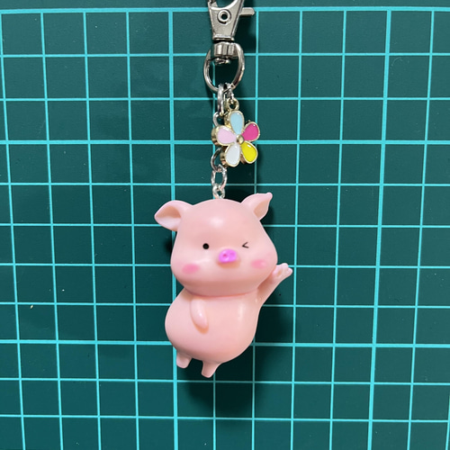 送料無料】♡立体ブタさんチャーム /キーホルダー〈ごあいさつ〉ブタ 