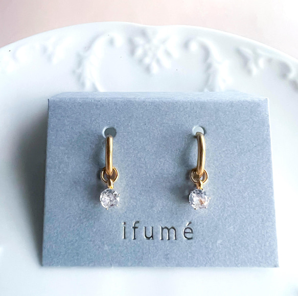 【ifumé】内径8mm つけっぱなしOK！小さなハギーフープのジルコニアピアスorイヤリング 1枚目の画像