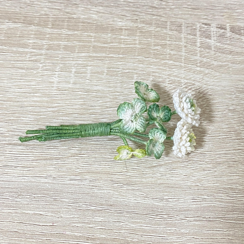 碌山　シロツメクサ　ブローチ Olympus 刺繍 フランス刺しゅう ブローチキット シロツメクサ