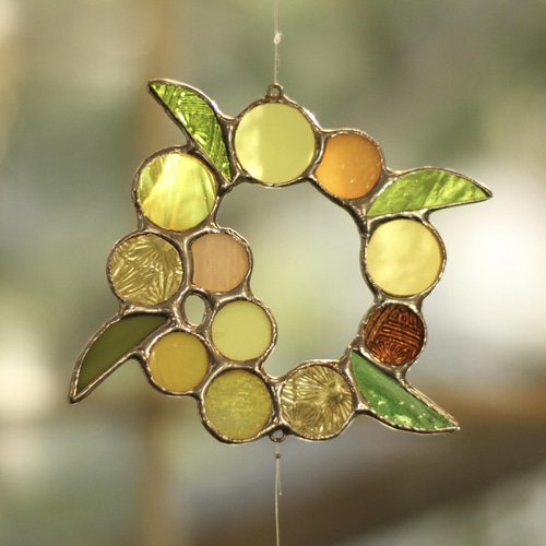 【ステンドグラス】惑星のサンキャッチャーとオリーブのリース ステンドグラス】惑星のサンキャッチャーとオリーブのリース