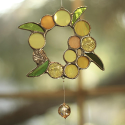 ⭐️Creema限定⭐️ミモザリースのサンキャッチャー〜ステンドグラス〜 2枚目の画像