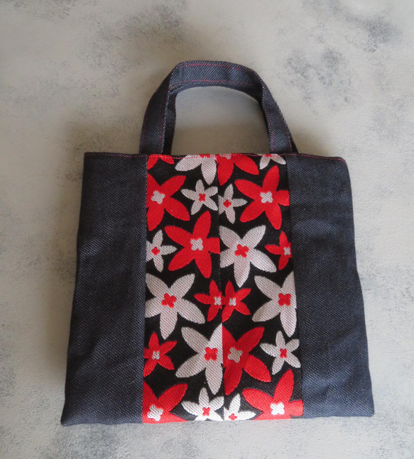 畳縁 mini トートバッグ(おとなな赤&黒の花柄) 3枚目の画像