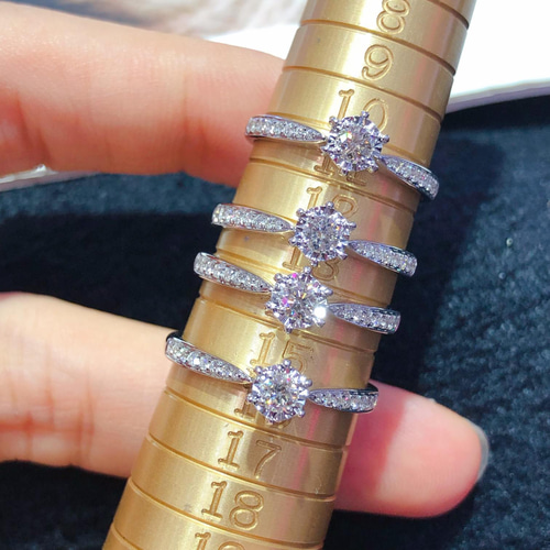 天然ダイヤモンドリング0.292ct k18 - アクセサリー 天然ダイヤモンドリング0.292ct k18 - アクセサリー