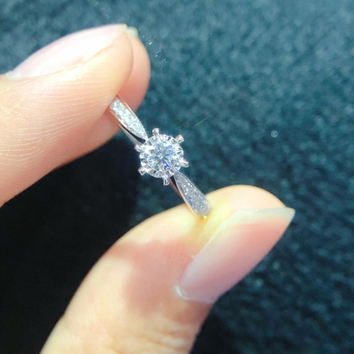 天然ダイヤモンドリング0.292ct k18 - アクセサリー 天然ダイヤモンドリング0.292ct k18 - アクセサリー