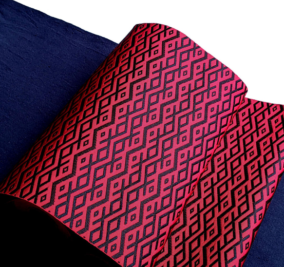 手織り博多織　帯「ナシラズ(赤竜）」赤と黒の個性的な柄のおしゃれ帯 6枚目の画像