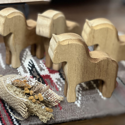 ダーラナホース　木馬　馬　うま　木製　おもちゃ　木のおもちゃ　インテリア　ナチュラル　おしゃれ　出産祝い 5枚目の画像