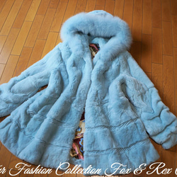 晴れた冬の朝のような美しいスカイブルー☆フォックス×レッキス毛皮コート　くすみカラー　リアルファーコート 2枚目の画像