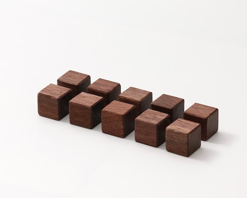 森のかけらマグネット ウォールナットのマグネット外れ 森のかけらマグネット ウォールナットのマグネット外れ 天然木の