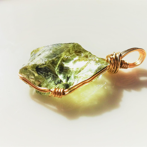 14kgf シエラ産アンダラ ハンターグリーン ペンダントトップ mac party