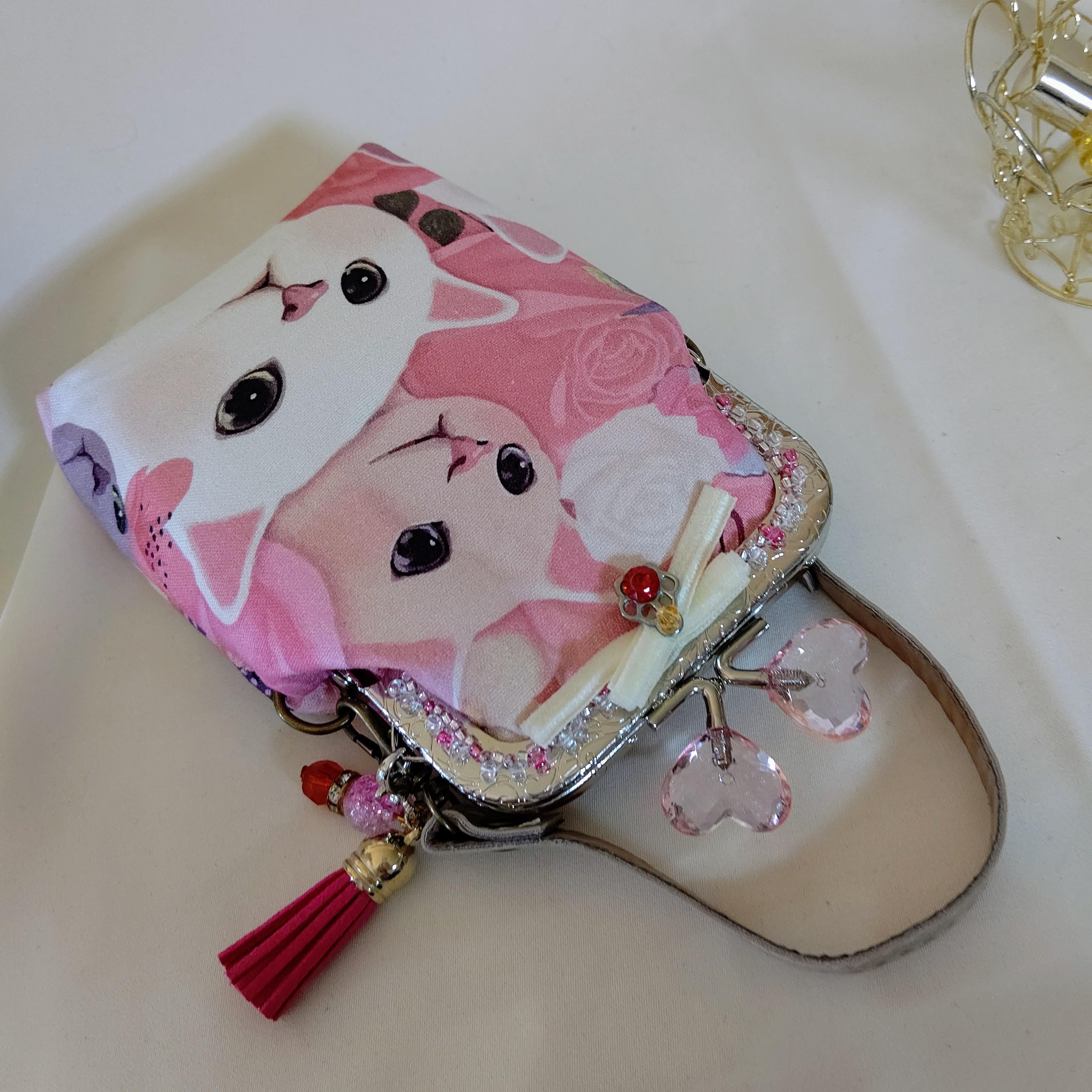 キュートな猫ちゃん☆がま口 ポーチ 持ち手付きでゆらゆら がま口  