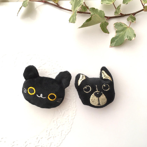 黒猫 犬 の ぬいぐるみパーツ （2つめ値引き もふもふ ブローチ