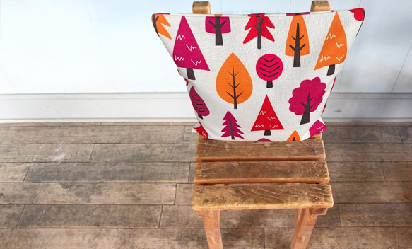 森林坐墊紅色樹木-扁柏香味- 第2張的照片