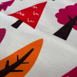 森林坐墊紅色樹木-扁柏香味- 第5張的照片