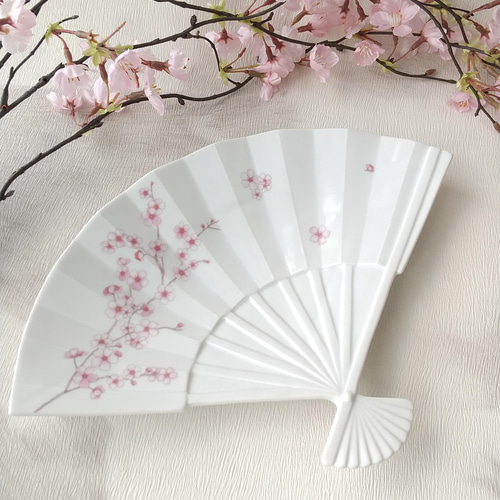桜柄 扇子型プレート 中皿 trenta 通販 13378265｜Creema(クリーマ)