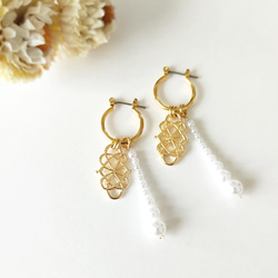 《ピアス》Infinity with Bubbles pearl/Gold 1枚目の画像