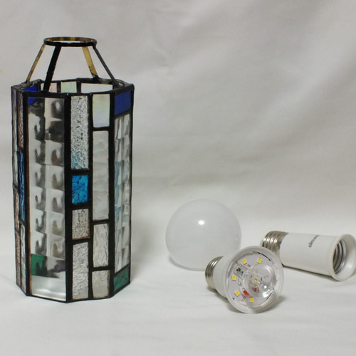 ダウンライト ステンドグラスとLED（白昼色）の組み合わせ