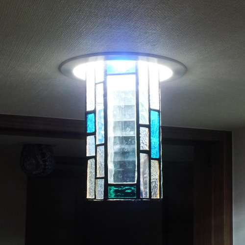 ダウンライト ステンドグラスとLED（白昼色）の組み合わせ