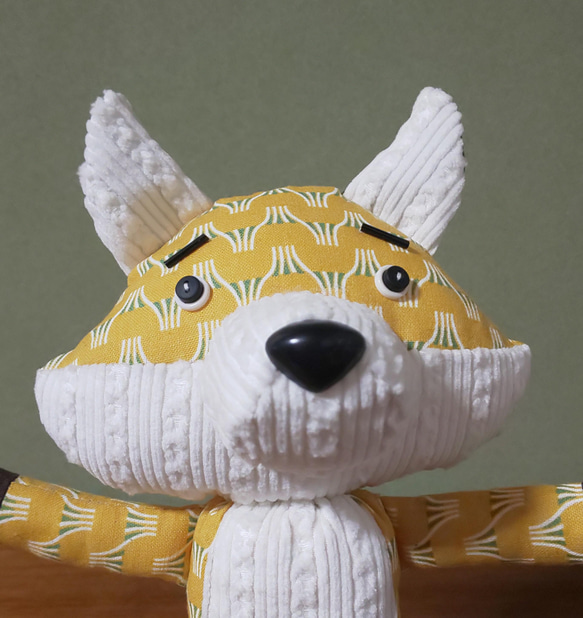 キツネ【ぬいぐるみ、段ボール椅子付】 ぬいぐるみ motonori 通販