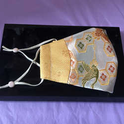 高級西陣織金襴マスク　花菱亀甲に鶴　立体縫製　抗菌防臭生地 5枚目の画像