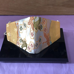 高級西陣織金襴マスク　花菱亀甲に鶴　立体縫製　抗菌防臭生地 2枚目の画像