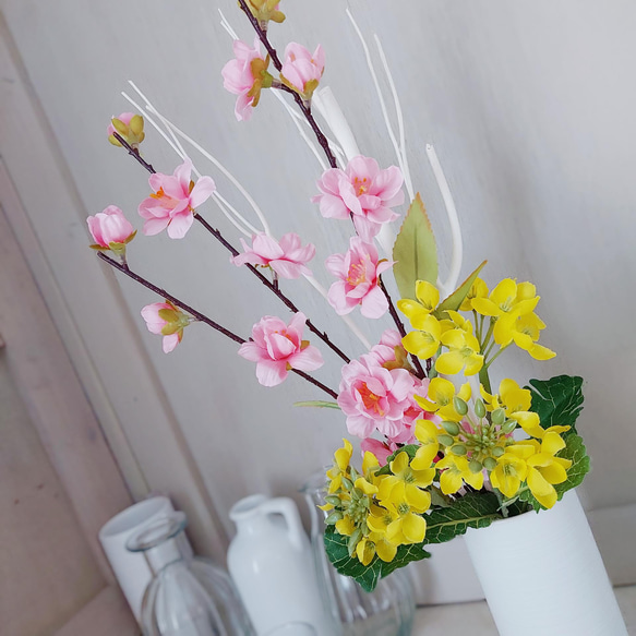 スワッグアレンジ♪︎桃の枝と菜の花✨【新作2022】お祝い、プレゼント、母の日フラワーギフトに♪︎ 2枚目の画像