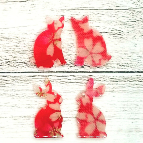 チャーム 2種6個 猫 兎 ネコ ウサギ 桜 花びら アクリル 紅赤色 4枚目の画像