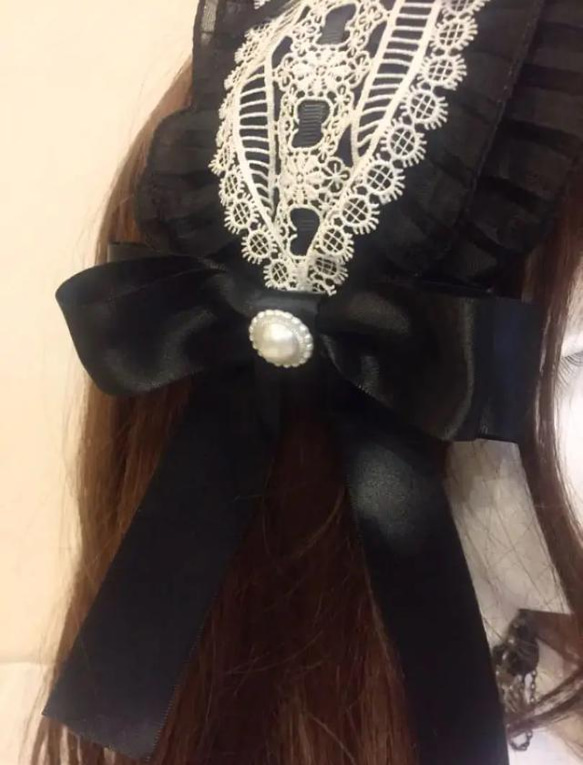 ハンドメイド ヘッドドレス カチューシャ ロリータ 黒ベース 3枚目の画像