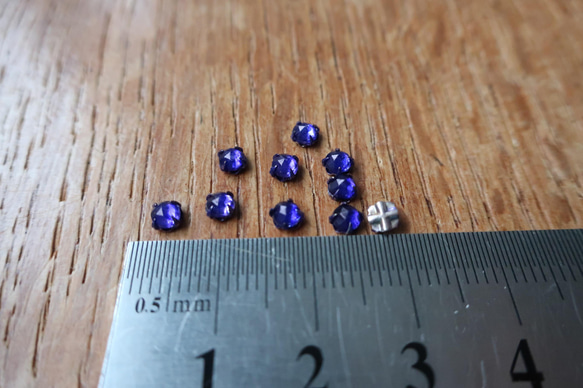 フランスアンティーク　ヴィンテージガラスビーズ　3.5ミリ　爪付きビーズ　青紫　１０個 1枚目の画像