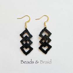 一分竹ビーズピアス/イヤリング 3連スクエアピアス(黒) ピアス（フック