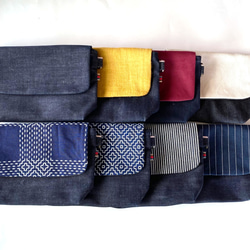 雙色迷你肩包，由含羞草色麻板和真正的藍色岡山牛仔布/智慧型手機單肩製成，可用作手拿包，還有小禮物。 第13張的照片