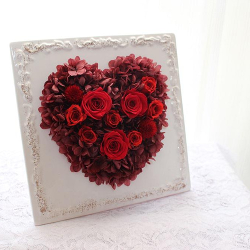 赤おしゃれハートフレーム・還暦祝いに。 プリザーブドフラワー yuki