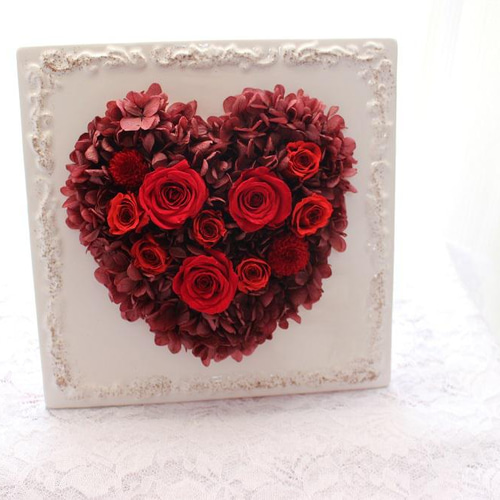 赤おしゃれハートフレーム・還暦祝いに。 プリザーブドフラワー yuki