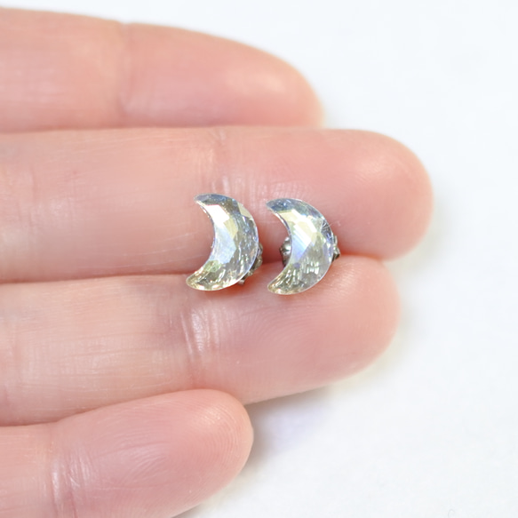 施華洛世奇月亮單隻耳環，大號（水晶月光鈦柱） 第4張的照片
