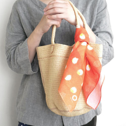 【免費包裝】帶有讓人想起大海的陽光圖案的手帕也可以用作迷你圍巾！頭巾/橙色【貝殼】 第6張的照片