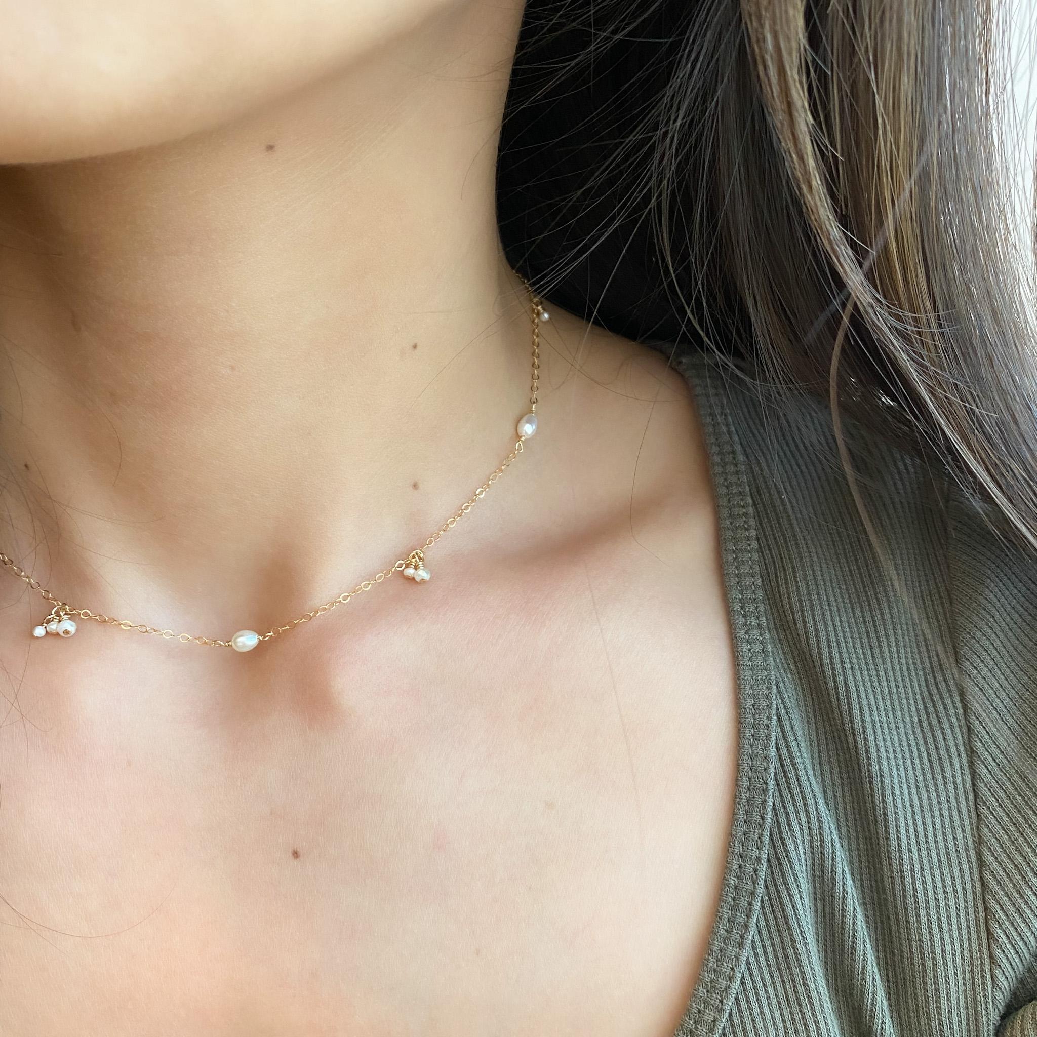 パールの華奢チョーカーネックレス