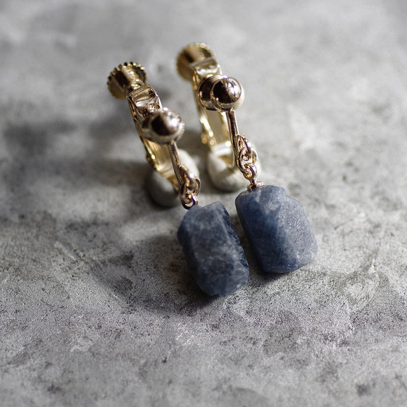 [獨一無二] 藍寶石 礦物石 耳環 天然石 (No.2023) 第2張的照片