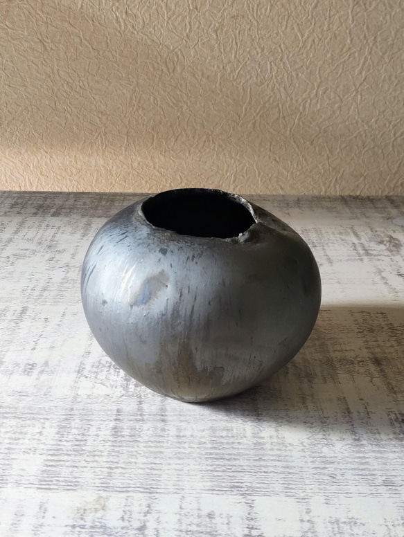 ゴ－ルドの花瓶  A 4枚目の画像