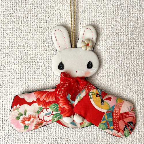 145 マチャケ　うさぎタペストリー　吊るし飾り　古布 145 マチャケ うさぎタペストリー 吊るし飾り 古布 ed-74m-top.jpg