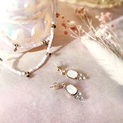 西ドイツヴィンテージグラスカボションピアス-white opal & crystal- 2枚目の画像