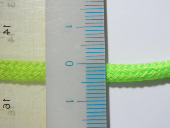 ネオンカラー 蛍光色 グリーン系5点セット 両折バイアステープ、スピンドル、ストレッチコード、コードストッパー、ボタン 5枚目の画像
