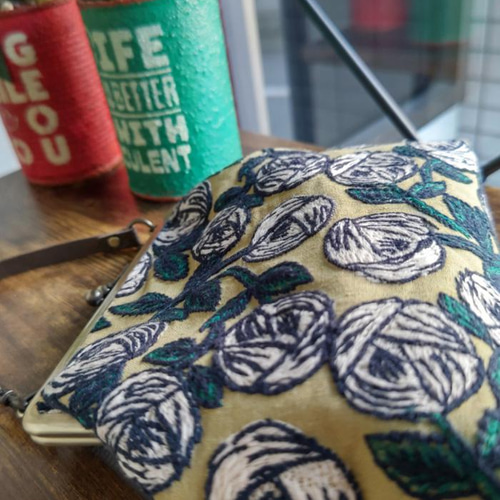 送料無料】ミナペルホネン/rosyロージィーカーキ 人気マルチがま口今