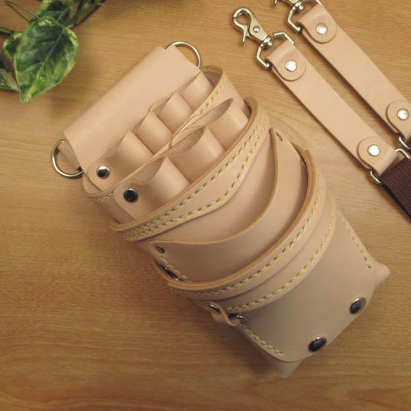 手縫い ヌメ革 シザーケース (ナチュラル) 7丁差し SCA-55/NA その他