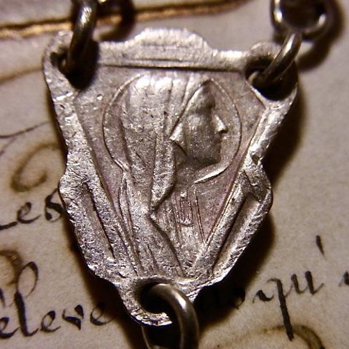 フランスアンティーク ガラスビーズのロザリオペンダント 真鍮製クロス 真鍮製クロス ガラスビーズのロザリオペンダント フランスアンティーク