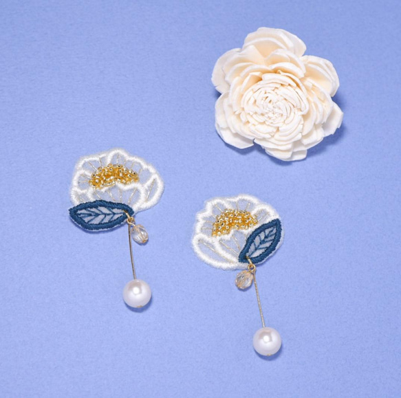 オーガンジー刺繍❁和風花の耳飾り～白椿～❁ 3枚目の画像